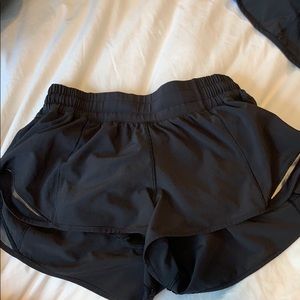 Lululemon hotty hot short 2.5”